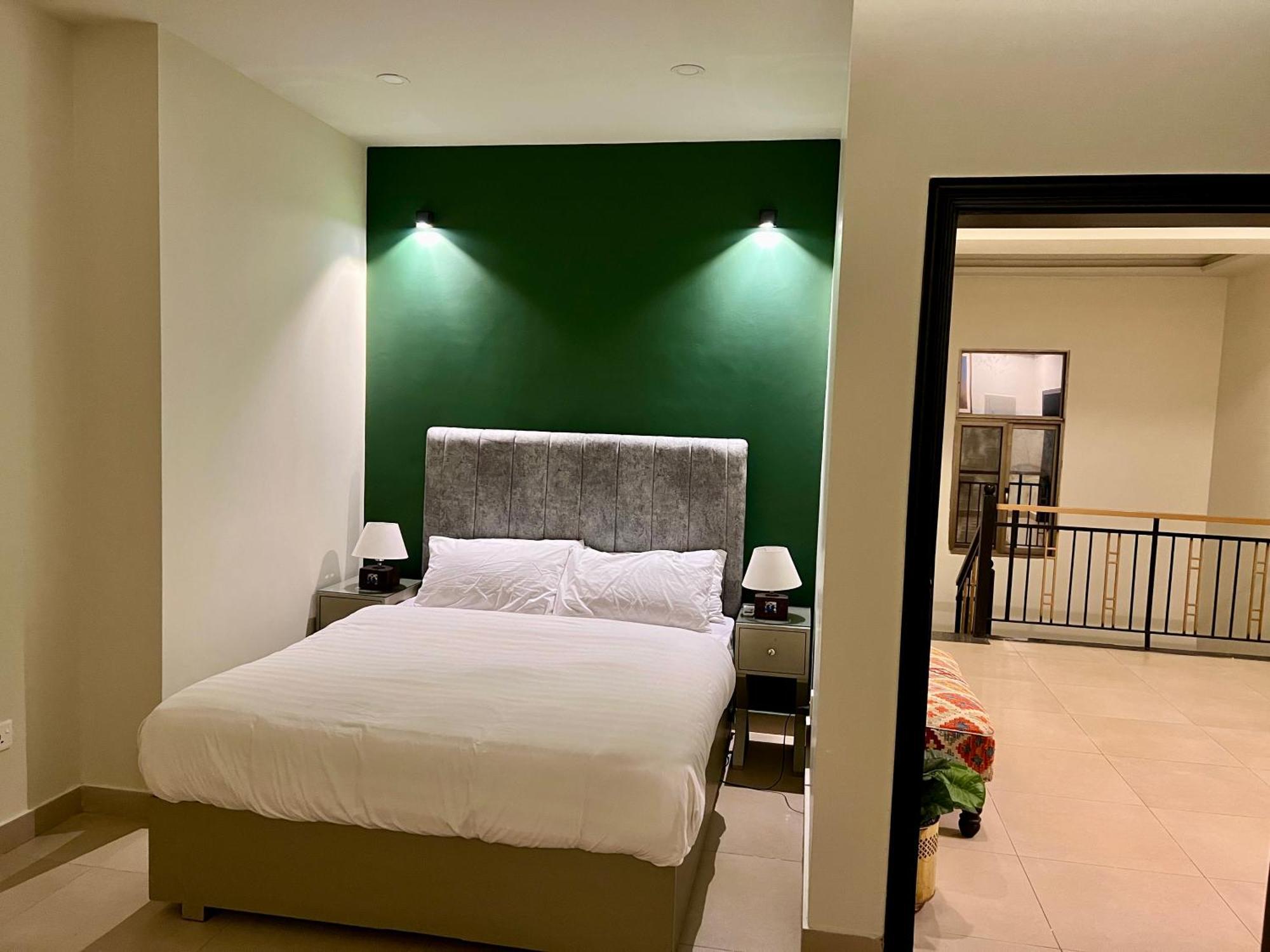 Serenity Corner 4 Bhk Islamabad Ngoại thất bức ảnh