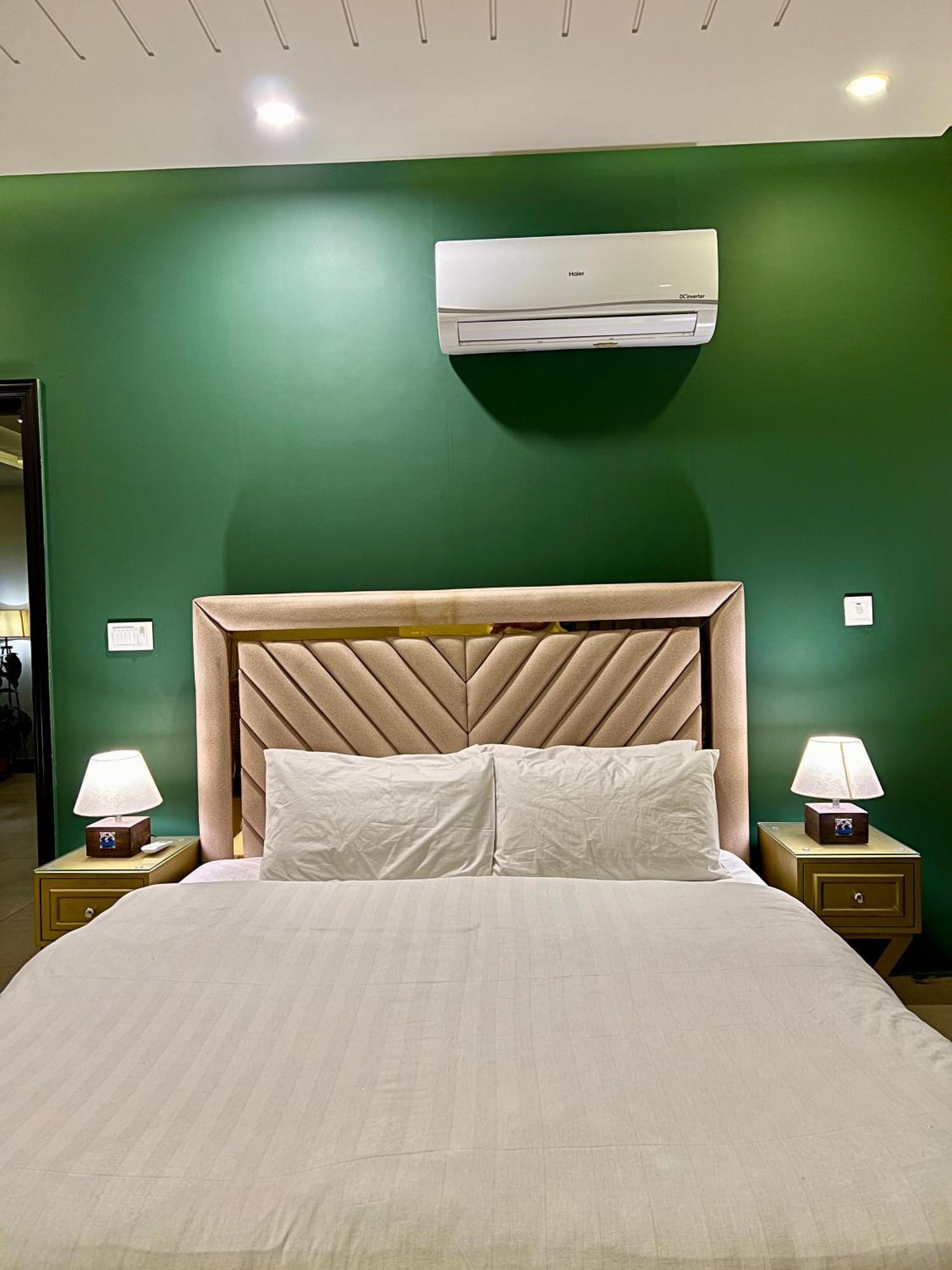 Serenity Corner 4 Bhk Islamabad Ngoại thất bức ảnh