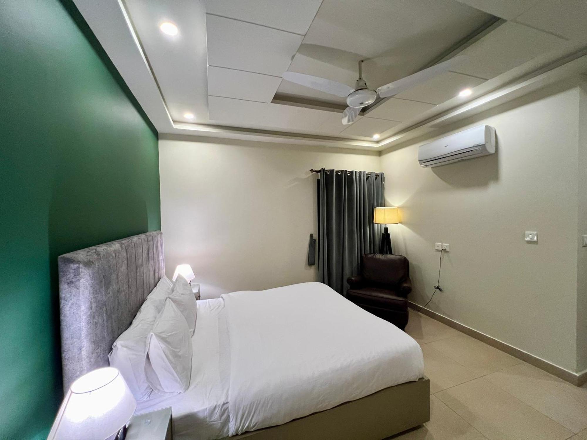 Serenity Corner 4 Bhk Islamabad Ngoại thất bức ảnh