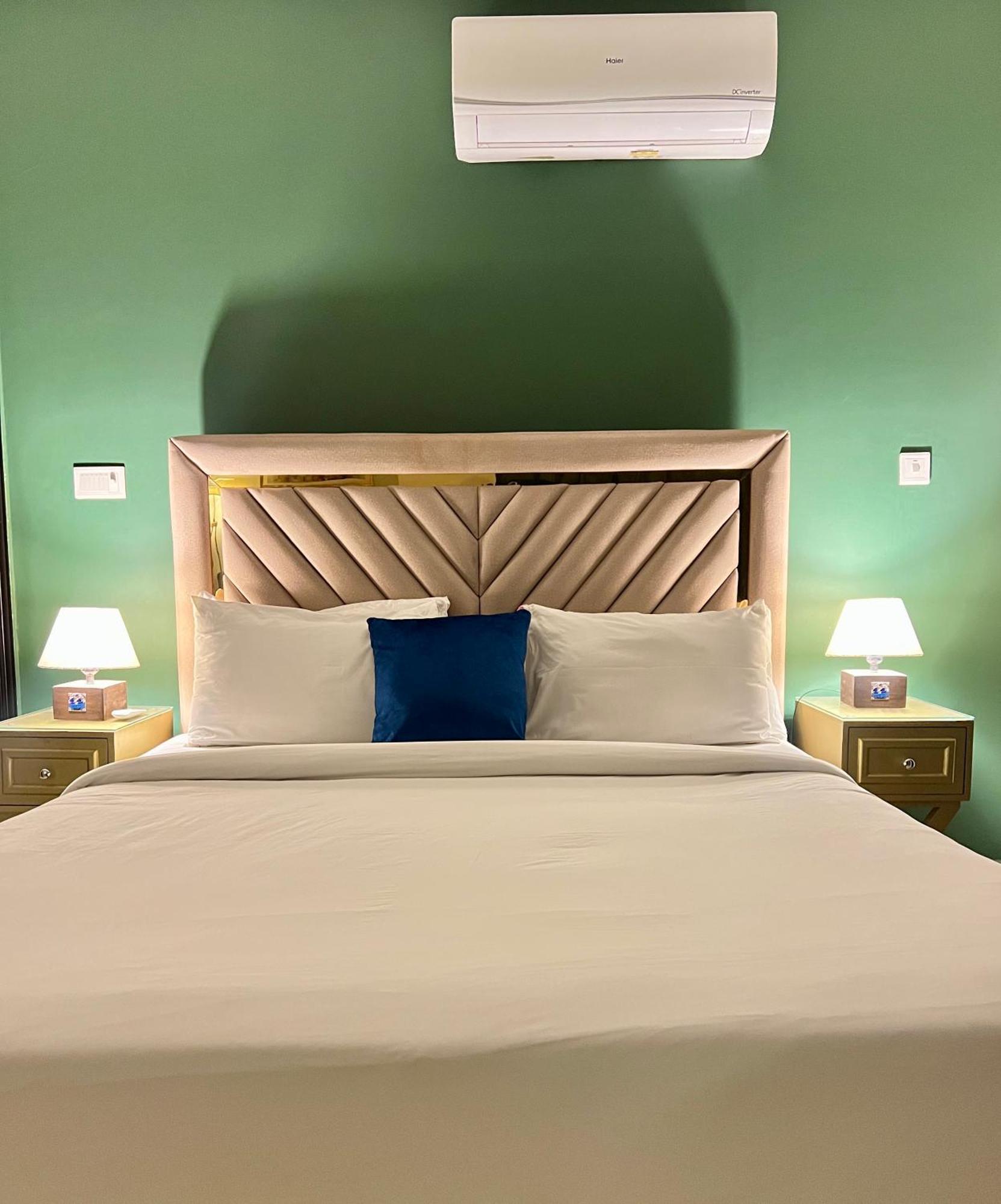 Serenity Corner 4 Bhk Islamabad Ngoại thất bức ảnh