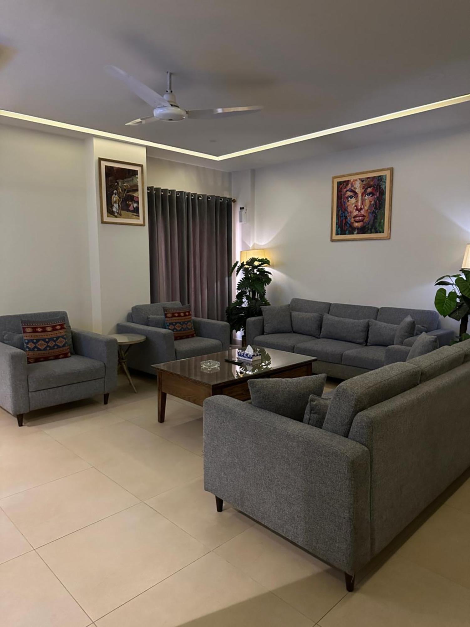 Serenity Corner 4 Bhk Islamabad Ngoại thất bức ảnh